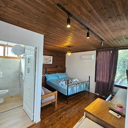 Sea Bed And Restaurant Apartment Borsh